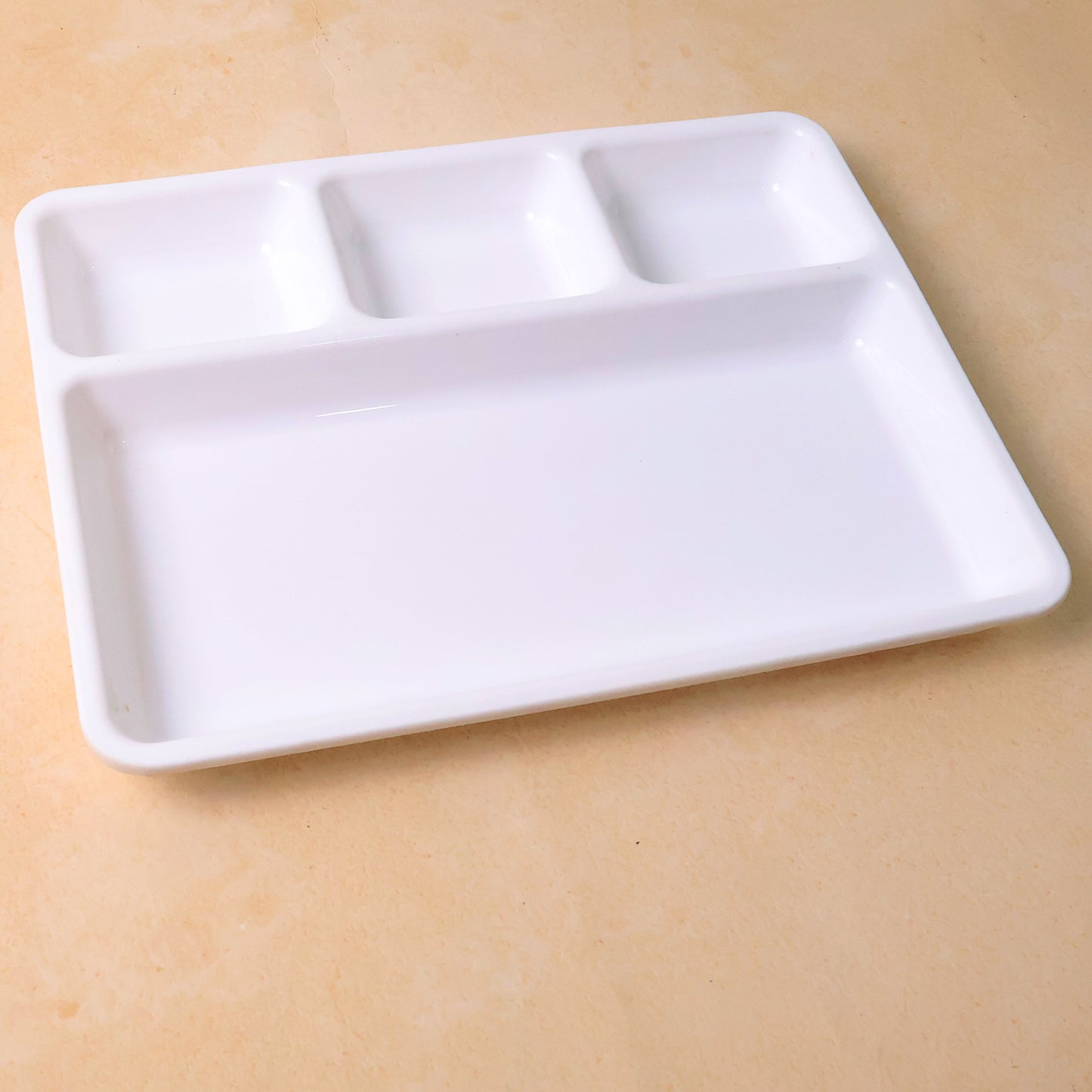 Plastic 4-compartment Rectangular Meal Serving Tray  Plate (1 Pc  White)