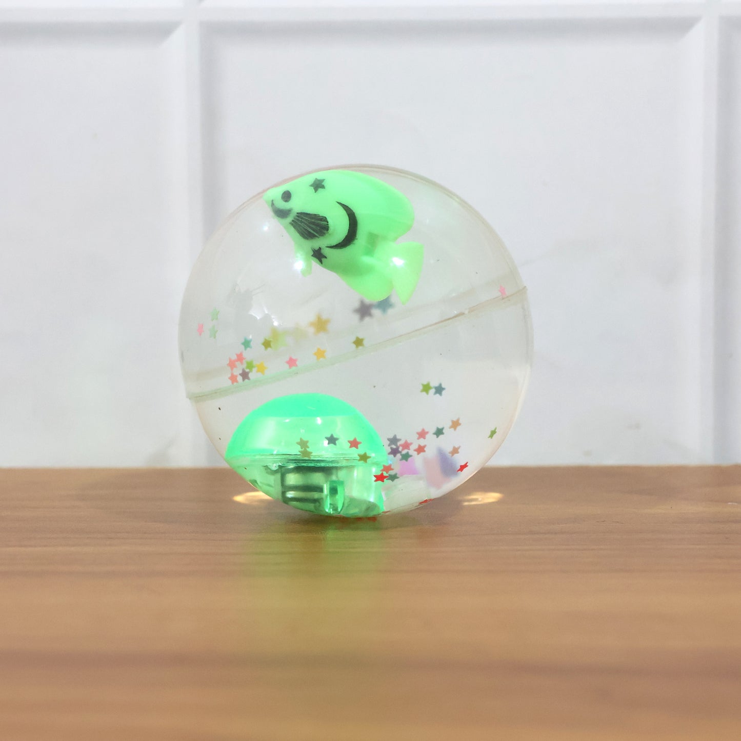 Light-up Bouncy Fish Ball  Impact-activated Led Flashing Sensory Toy (1 Pc)